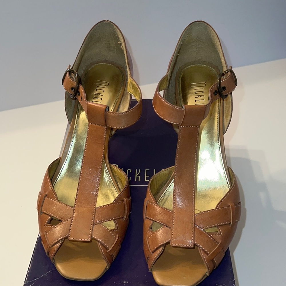 Womens size 91/2 heel tan leather heel by Nickels